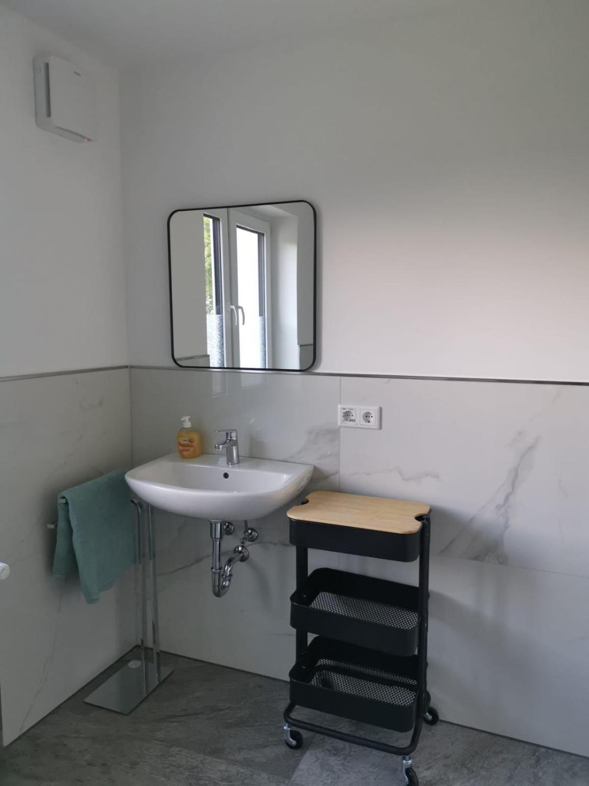 Modernes Stilvoll Eingerichtetes Appartement Rösrath Kültér fotó